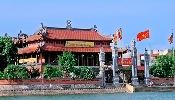 Chua Bau - A Centuries-Old Temple in Phu Ly