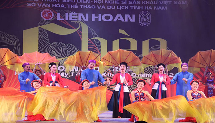 Ha Nam preserves and promotes the traditional art of rowing