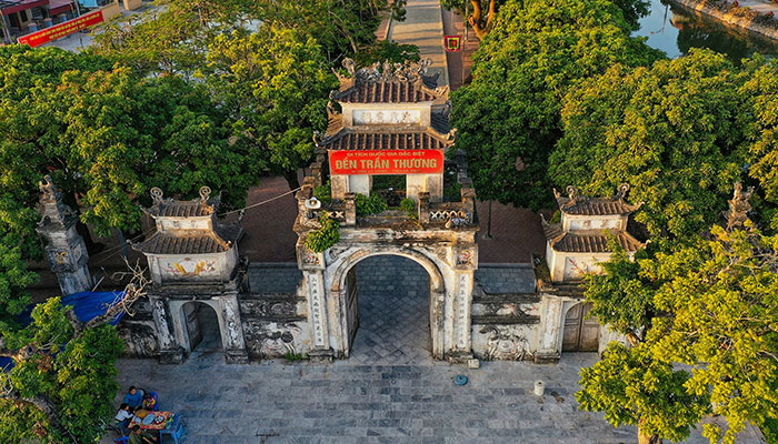 Explore the architecture of Tran Thuong Temple, a traditional Festival destination in Ha Nam