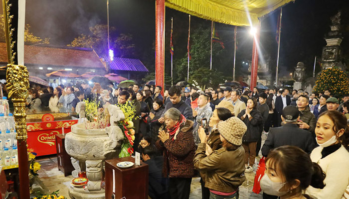 The Salary Distribution Ceremony of Saint Tran at Tran Thuong Temple in 2024